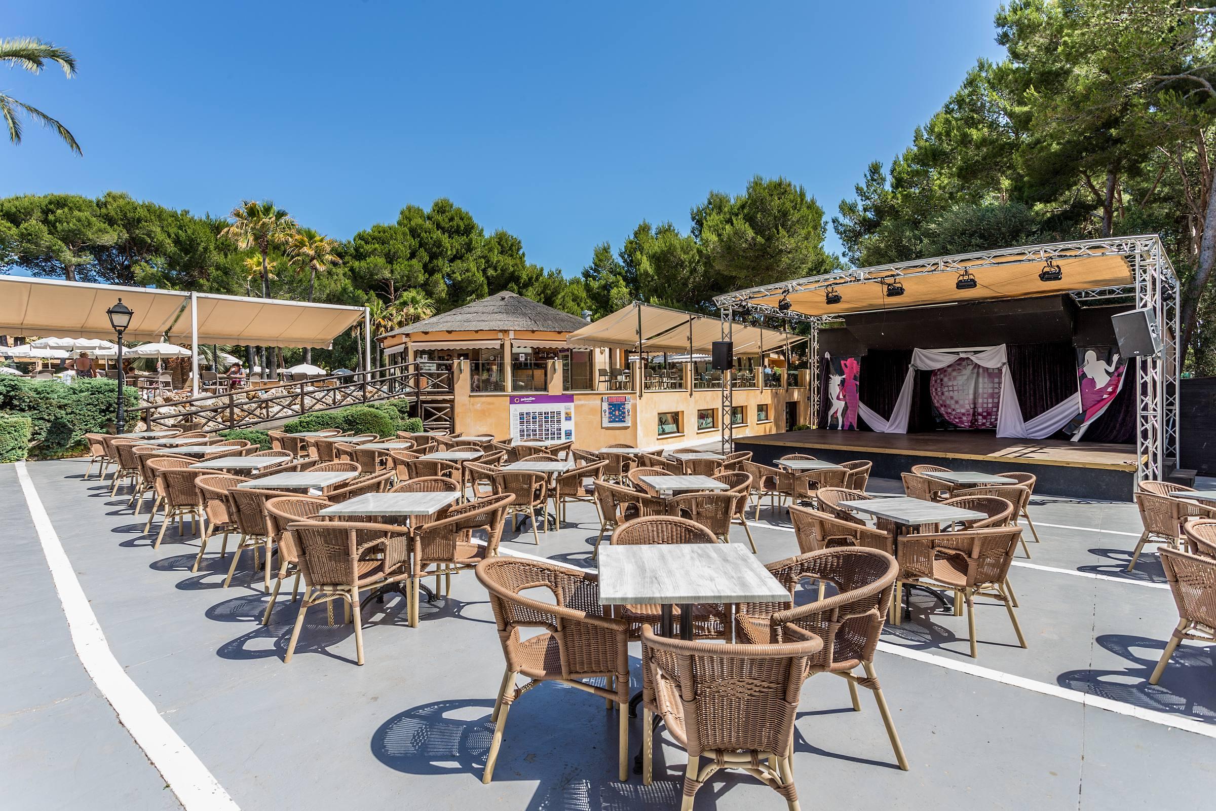 Vell Mari Hotel & Resort 坎皮卡福特 外观 照片