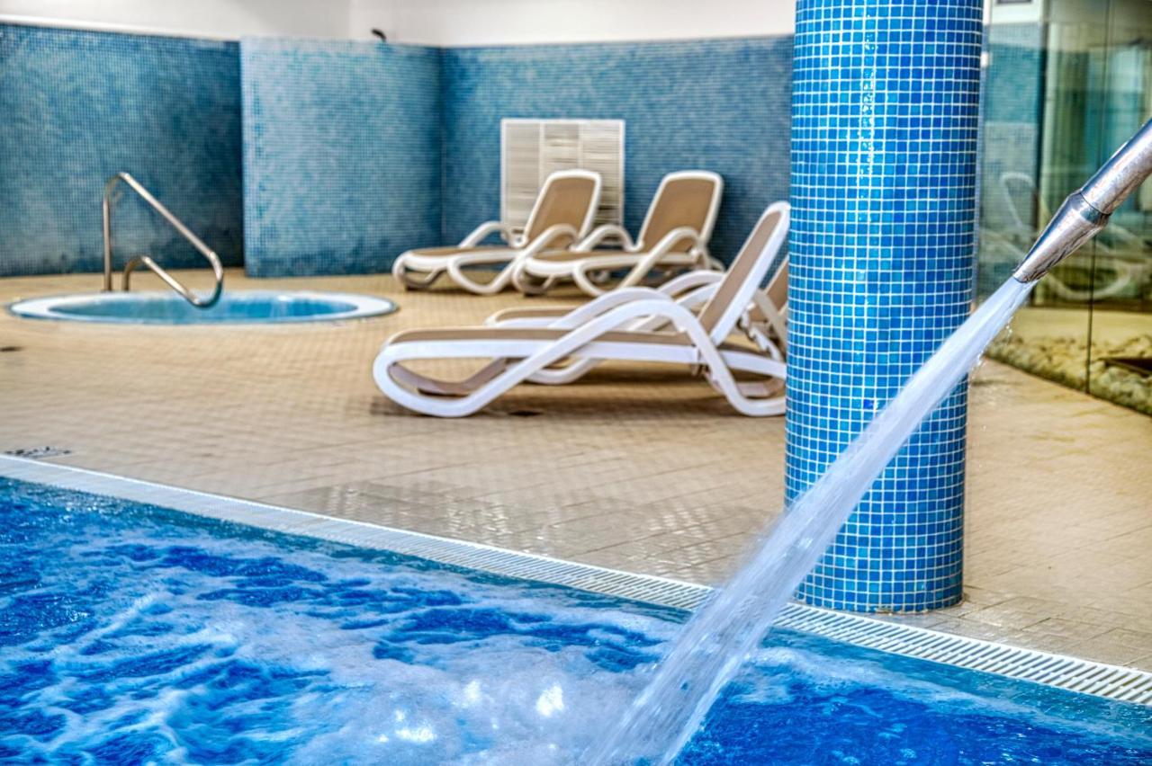 Vell Mari Hotel & Resort 坎皮卡福特 外观 照片